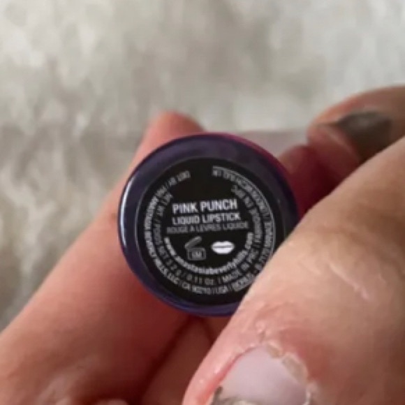 Lip gloss/ lipstick - Picture 2 of 3